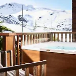 El Lodge, & Serra Nevada