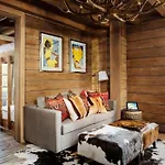 El Lodge, & Hotel 5*