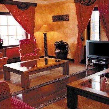 El Lodge, & فندق