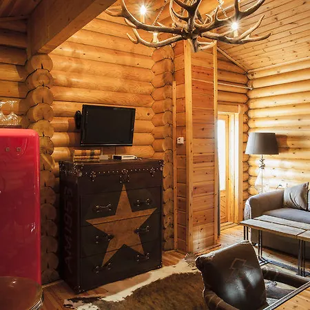 El Lodge, & Готель