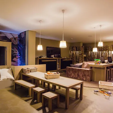 El Lodge, & سْييرا نيفادا