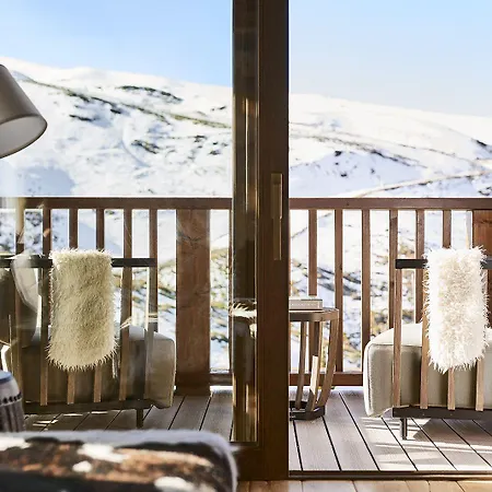 Hotel El Lodge, & Serra Nevada