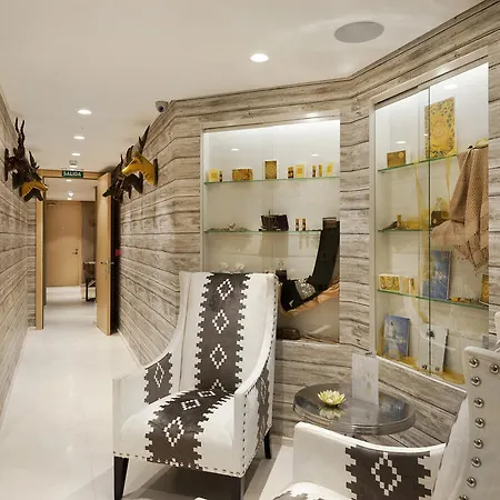 El Lodge, & سْييرا نيفادا